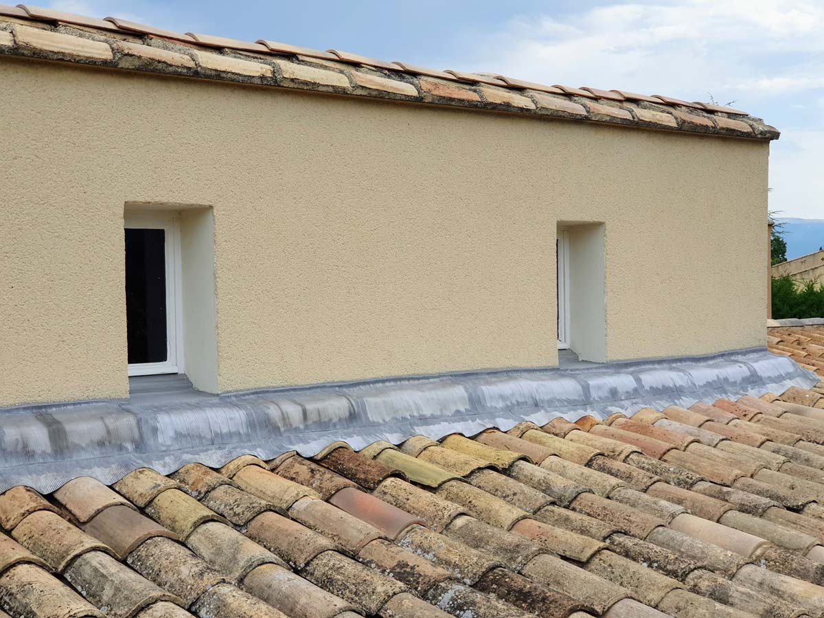 Raccord mur-toiture